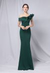 Rüschen One-Shoulder-Nixe-Satin-Kleid in Smaragdgrün