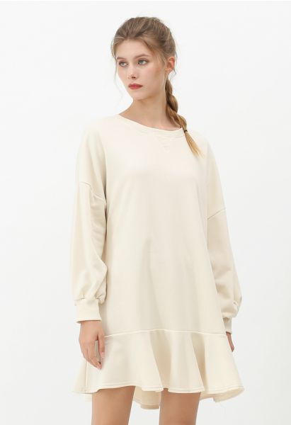 Shift-Minikleid mit Rüschensaum und Ärmeln in Creme