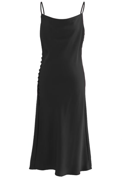 Camisole-Kleid aus Satin mit seitlichem Schlitz und geknöpftem Saum in Schwarz