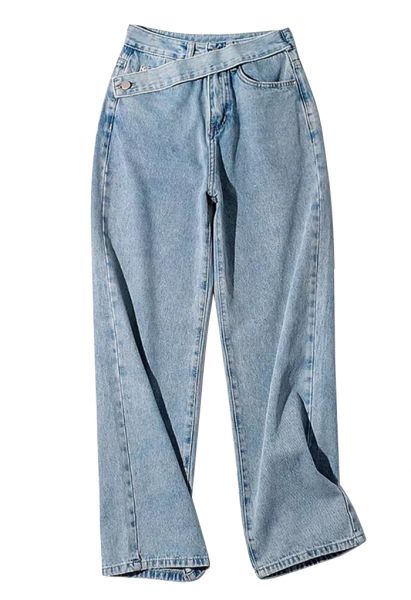 Weite Jeans mit seitlichen Knöpfen in Blau