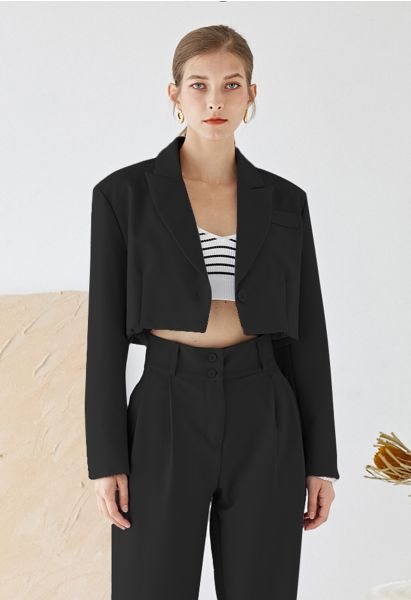 Faszinierender Cropped-Blazer mit fallendem Revers in Schwarz