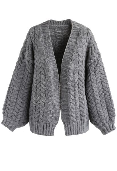 Schöne Strickjacke für Strickmäntel in Grau