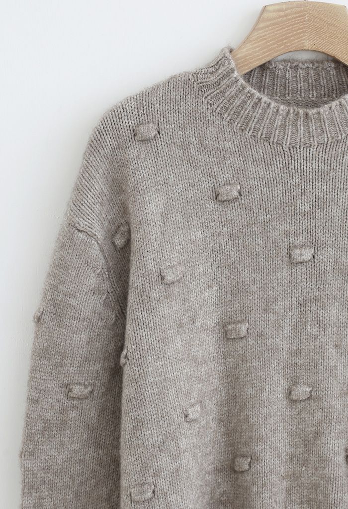 3D Dot High Neck Strickpullover in Taupe