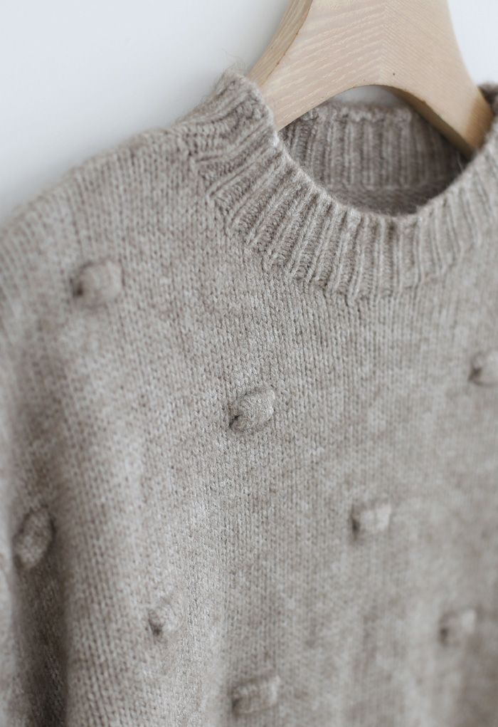 3D Dot High Neck Strickpullover in Taupe