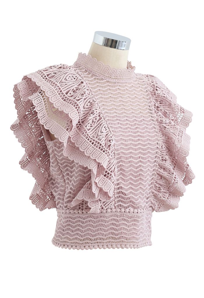 Gestuftes Rüschen-Häkel-Mock-Neck-ärmelloses Top in Pink