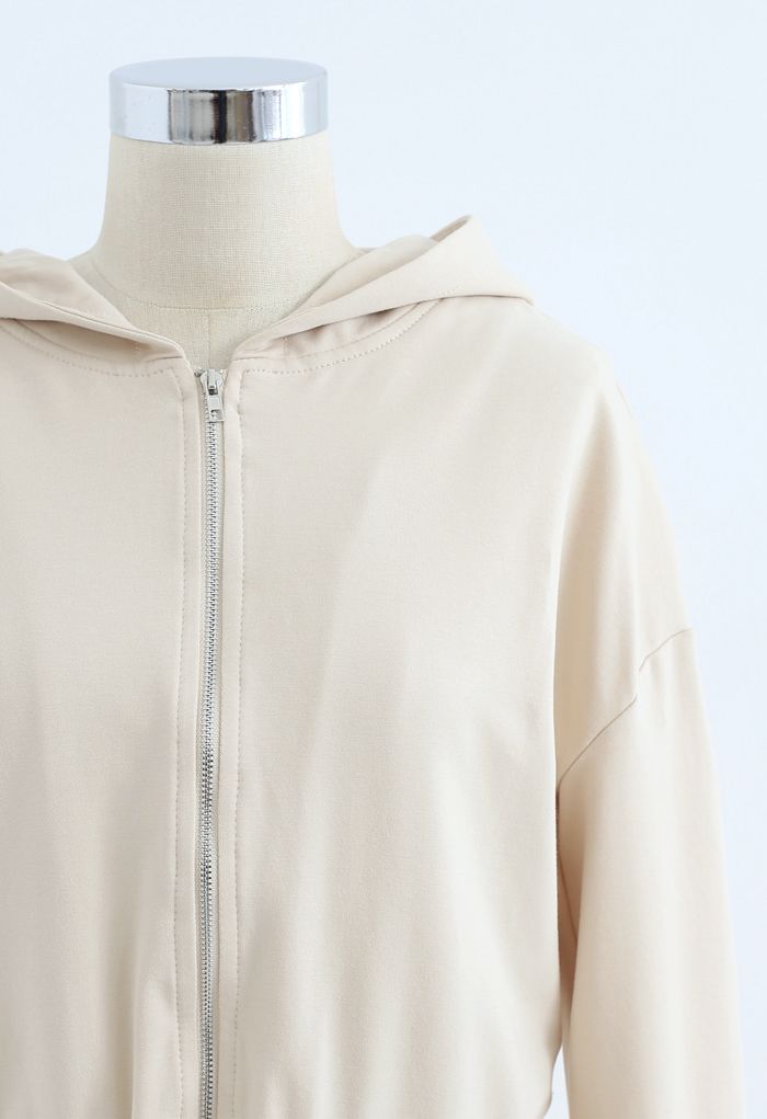 Kapuzenpullover-Reißverschluss-Sweatshirt und Kordelzug-Jogger in Creme