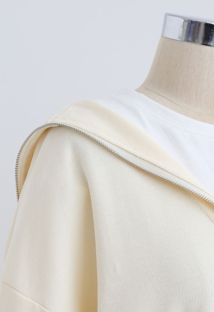 Gespleißtes Sweatshirt mit Reißverschluss vorne in Creme