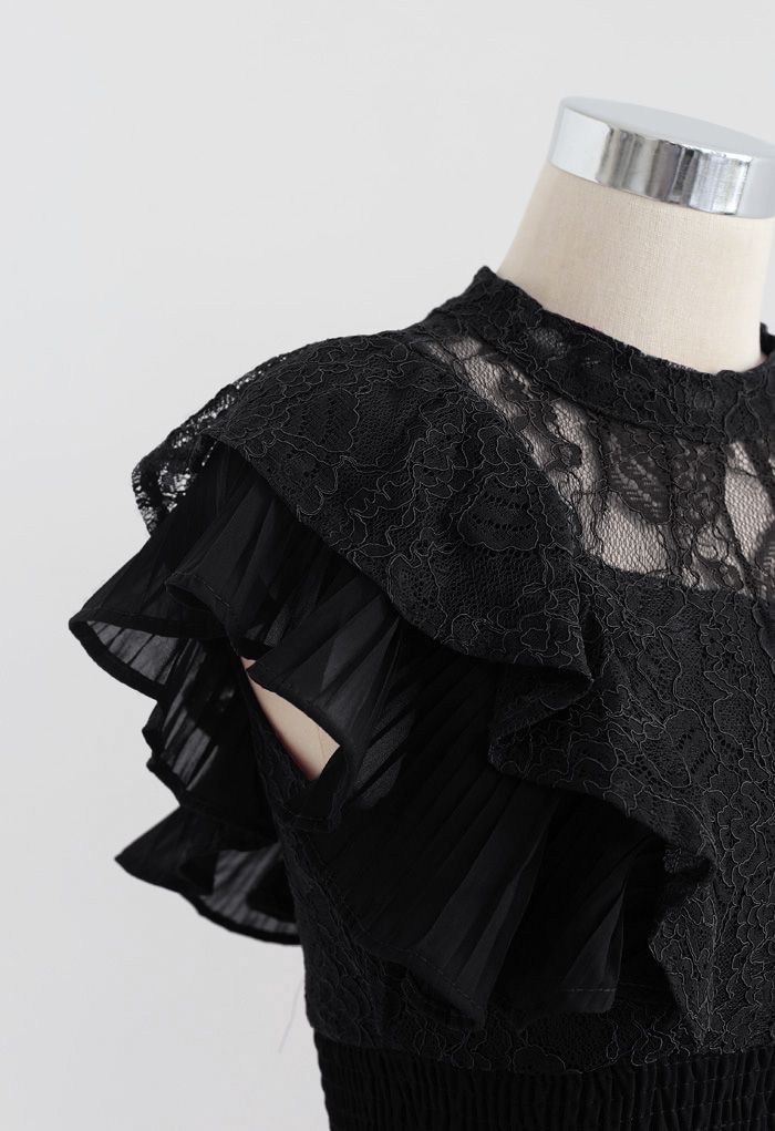 Ärmelloses Midi-Spitzenkleid mit Rüschen in Schwarz