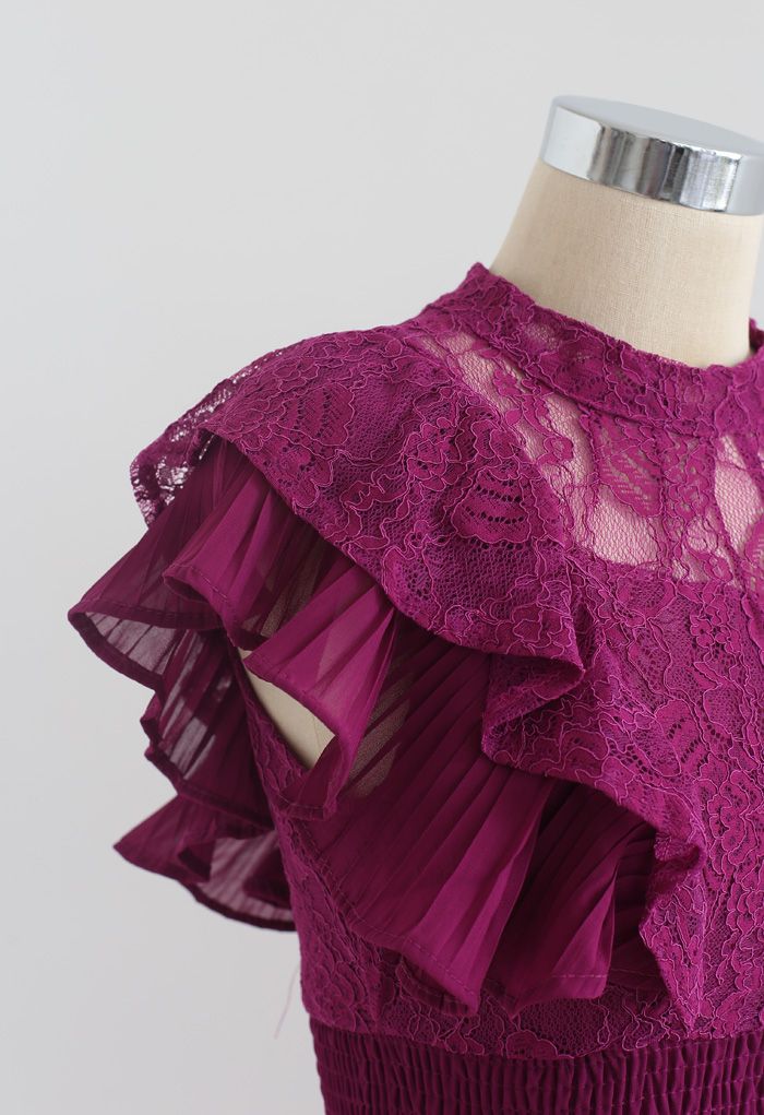 Ärmelloses Midi-Spitzenkleid mit Rüschen in Magenta