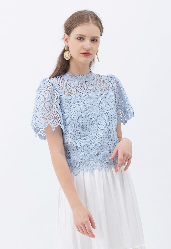 3D-Blumen-Crochet-Crop-Top in Blau