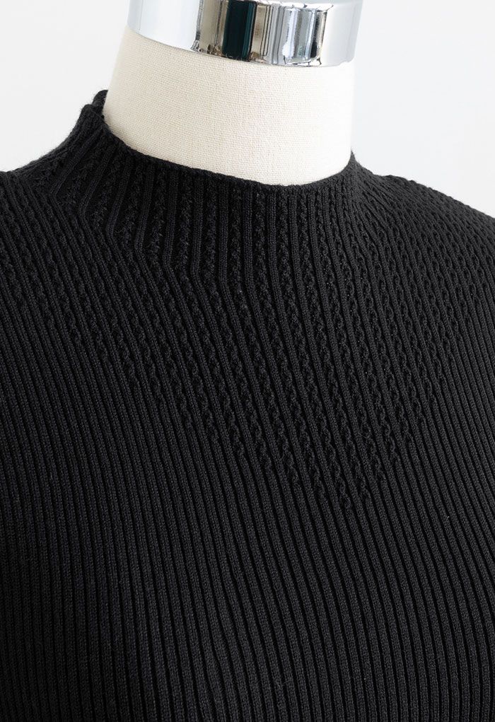 Strickkleid mit Fischgrätenmuster und Stehkragen in Schwarz