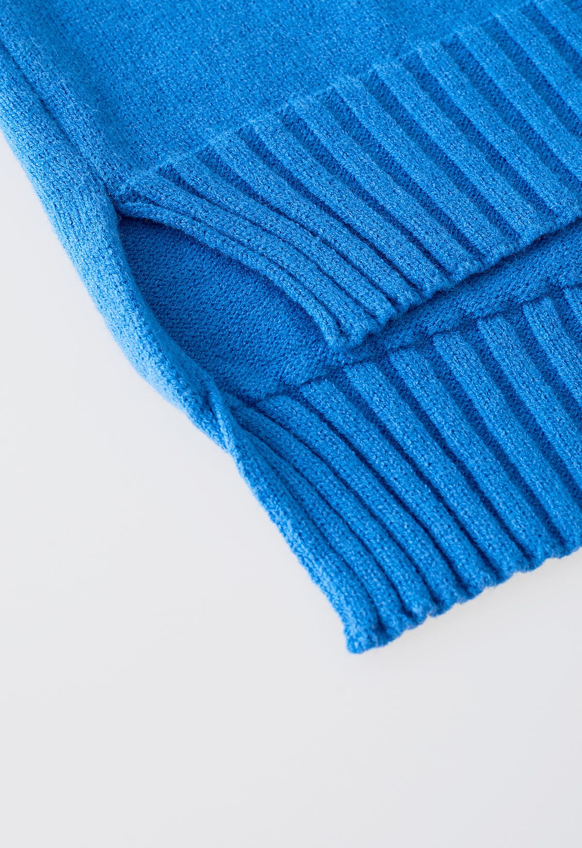 Pullover mit Stehkragen und geknöpften Manschetten und Strickhose im Set in Blau