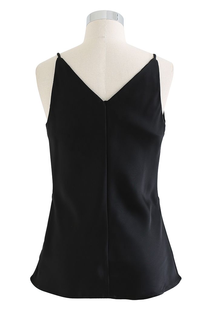 Satin Cami Tanktop mit V-Ausschnitt in Schwarz