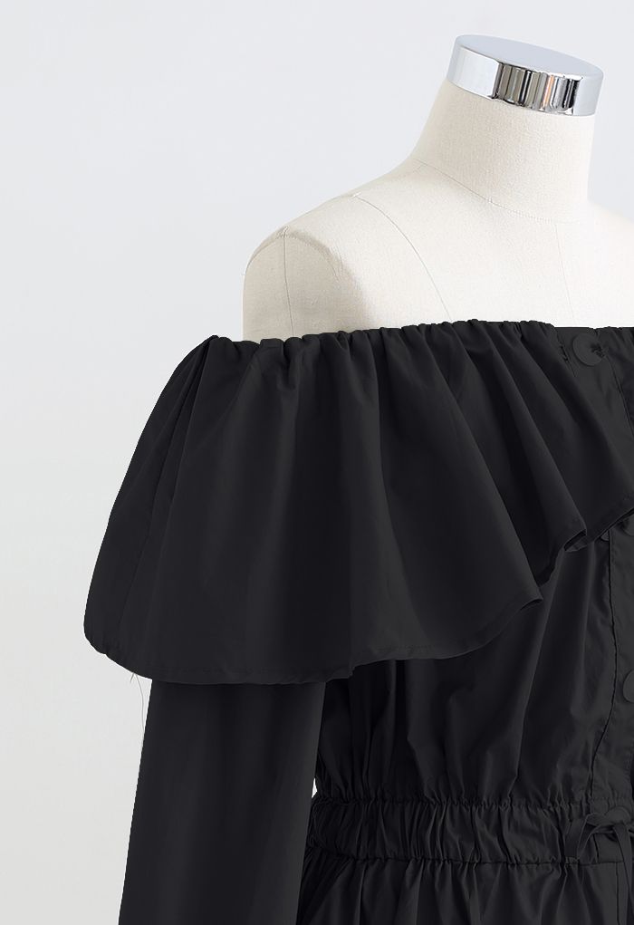 Schulterfreier Playsuit mit Knöpfen in Schwarz