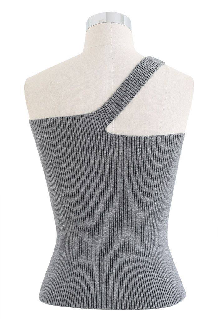 Crop-Strick-Tanktop mit schrägen Schultern in Grau