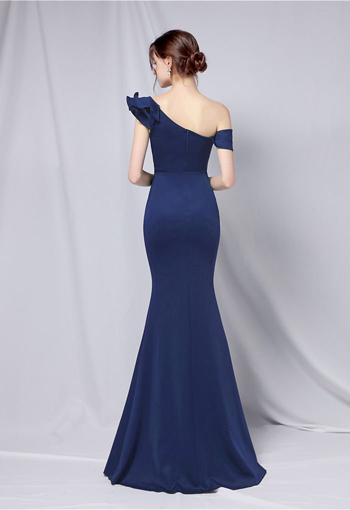 Rüschen-One-Shoulder-Nixe-Satin-Kleid in Marineblau