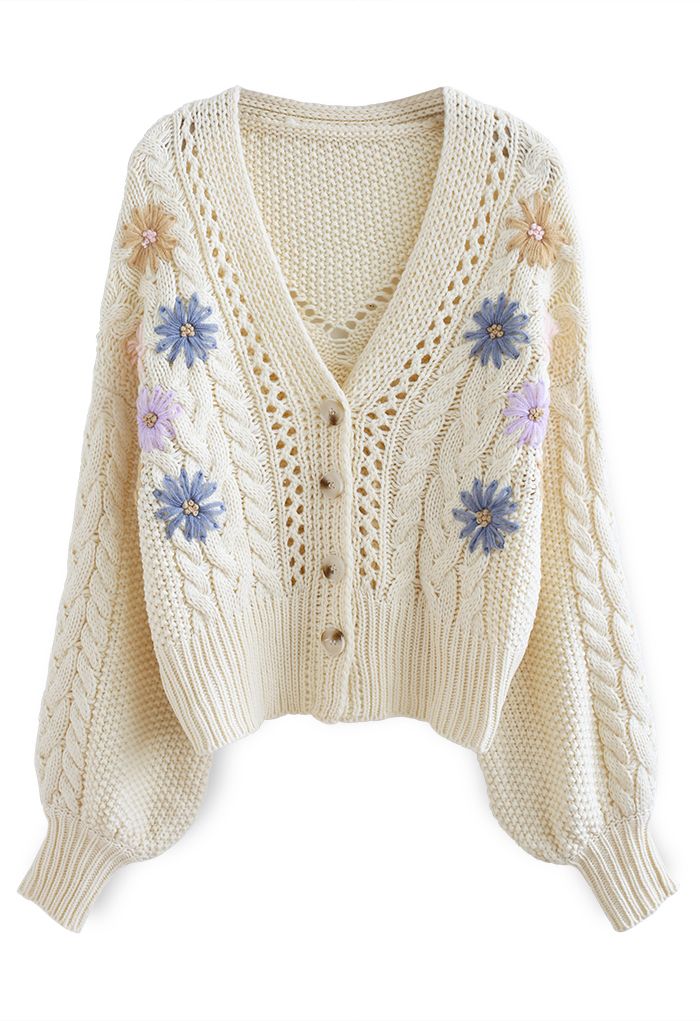 Genähte Blumen geflochtene handgestrickte Strickjacke in Creme