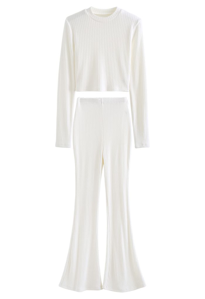 Trendy Soft Crop Top und Flare Pants Set in Weiß