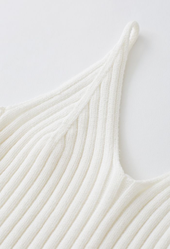 Cami-Crop-Top mit V-Ausschnitt und Shirt-Set in Weiß