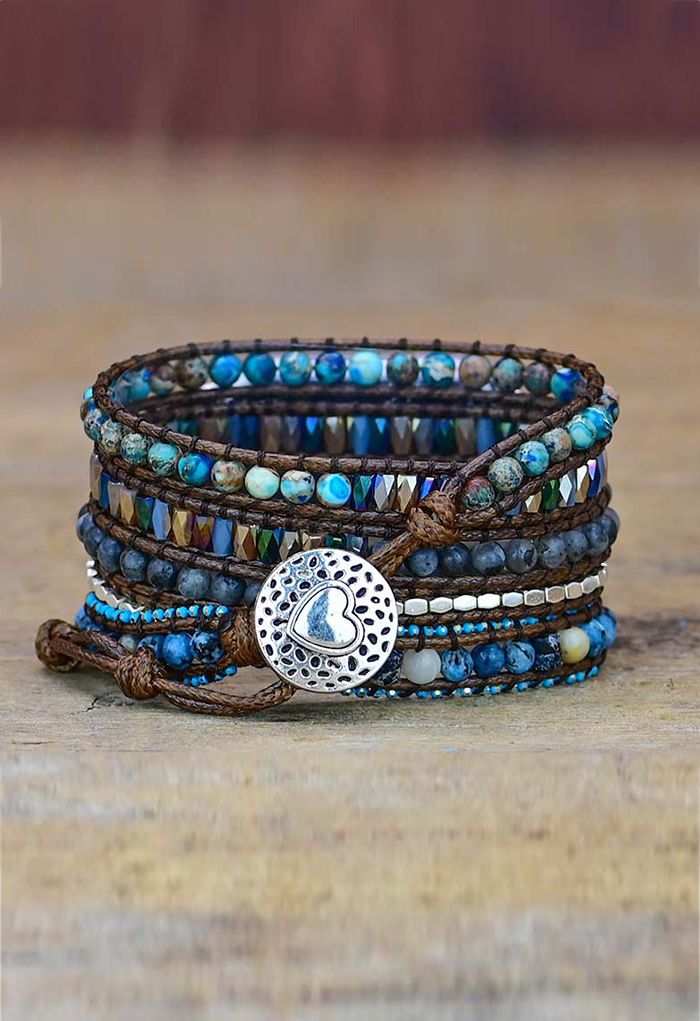 Trendiges Uhrenarmband aus blauem Naturstein