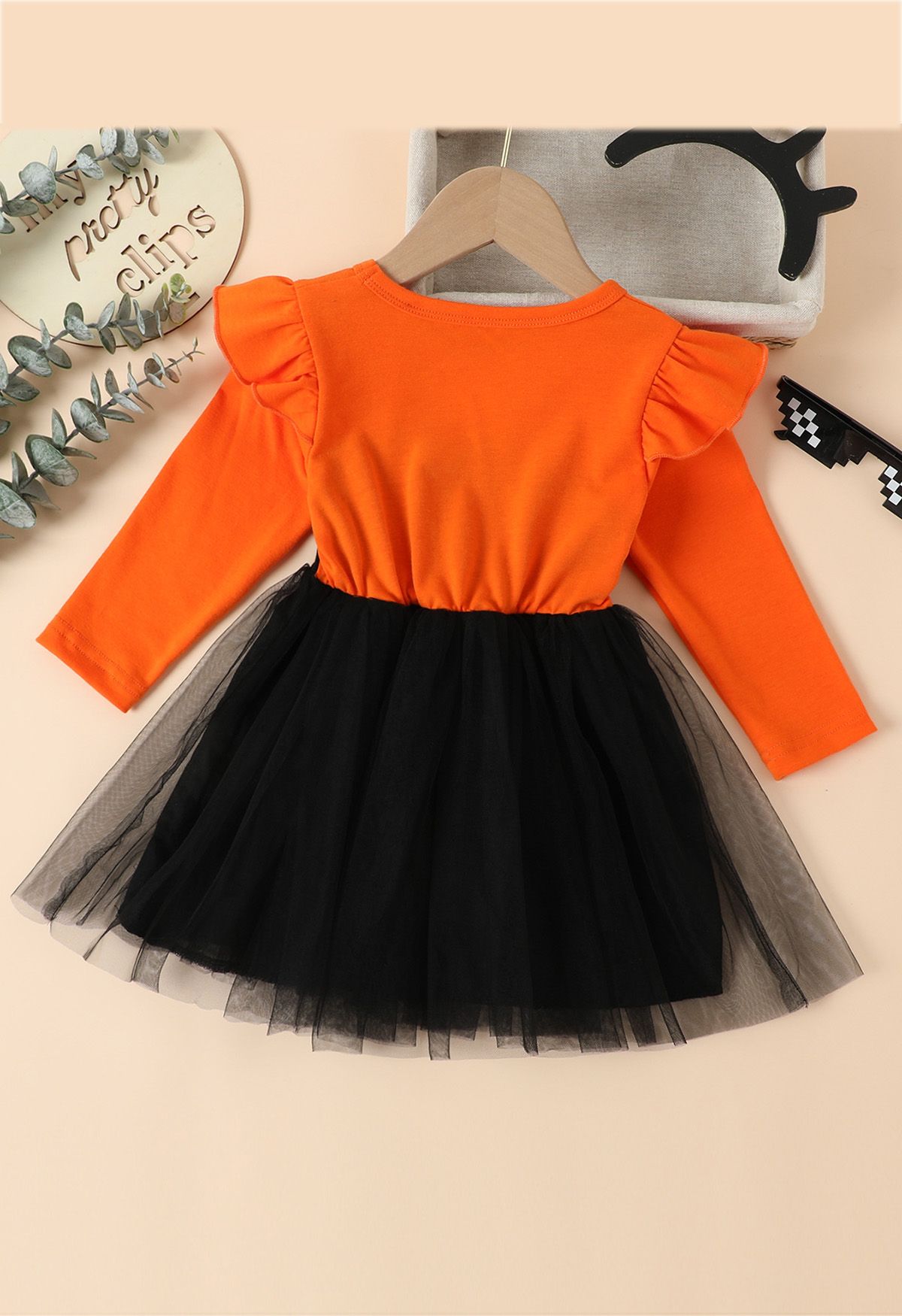 Schwarzes, gespleißtes Kleid mit Rüschen und Mesh-Tüll für Kinder in Orange