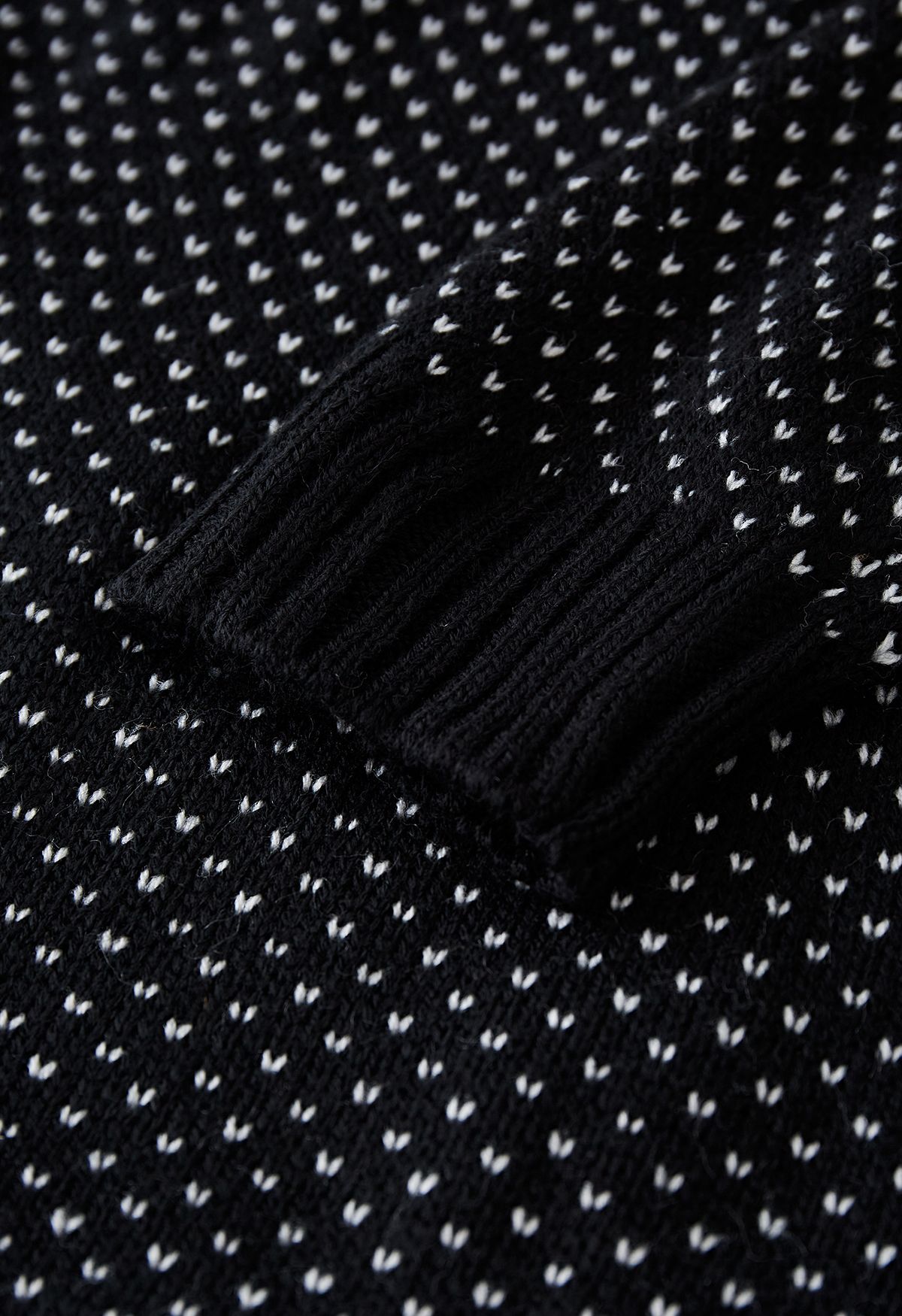 Niedlicher Geister-Strickpullover mit langen Ärmeln in Schwarz