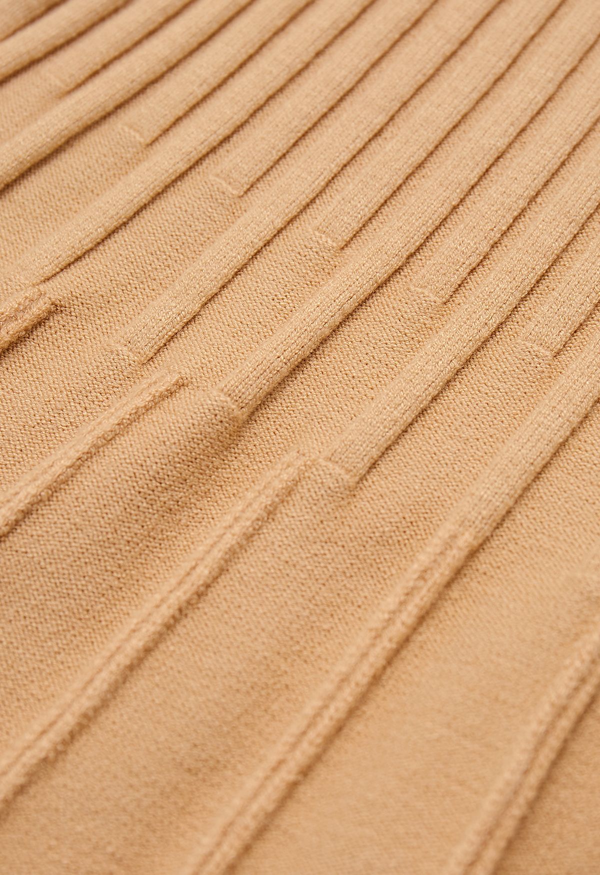 Plissee-Strick-Twinset-Kleid mit Stehkragen in Apricot