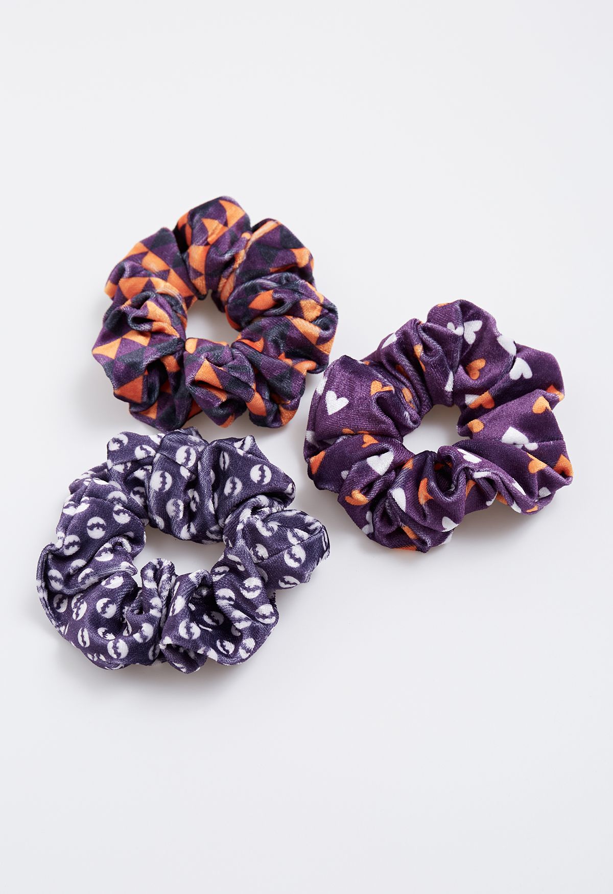 Verspieltes Halloween-Vibe Lila Scrunchies Set