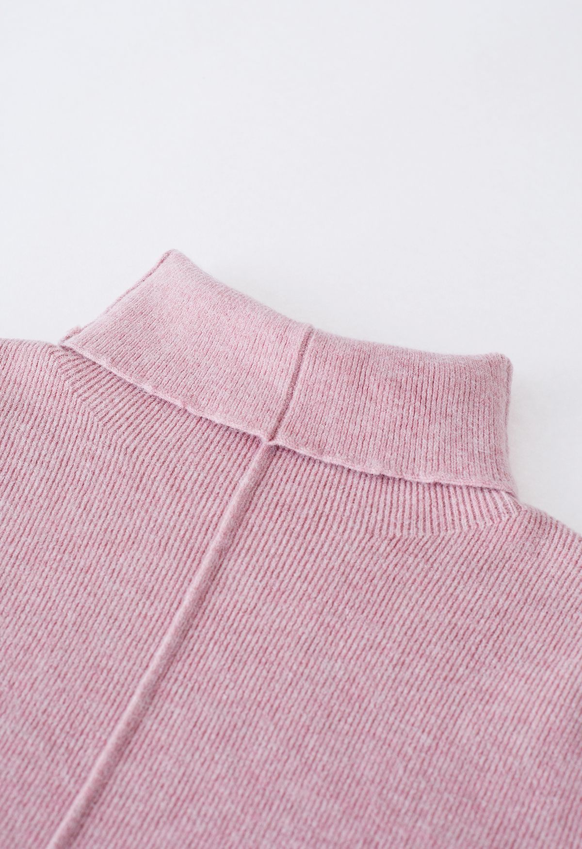 Strickoberteil mit Stehkragen und Nahtdetail in Rosa