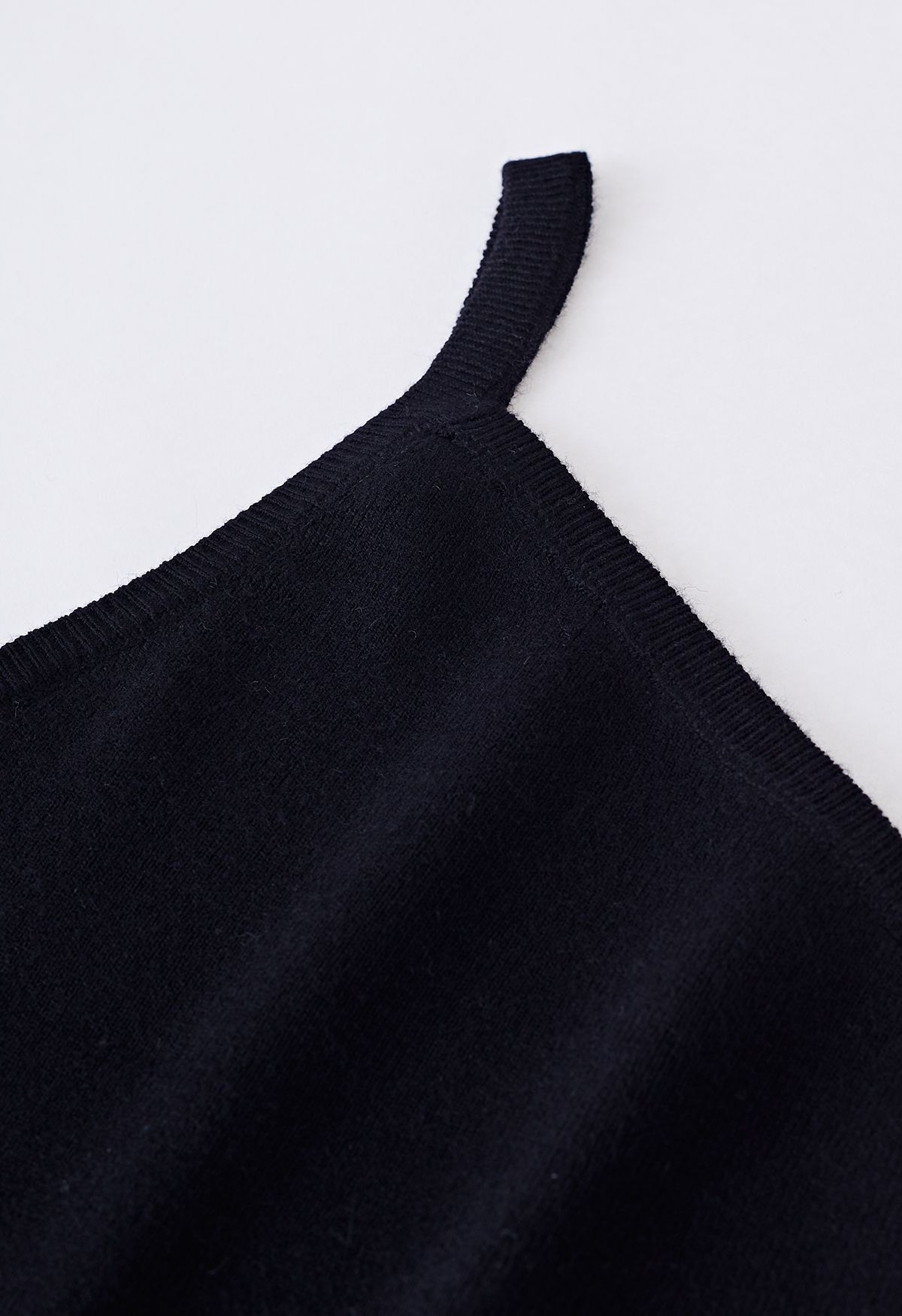 Strappy One-Shoulder-Strick-Tanktop in Schwarz