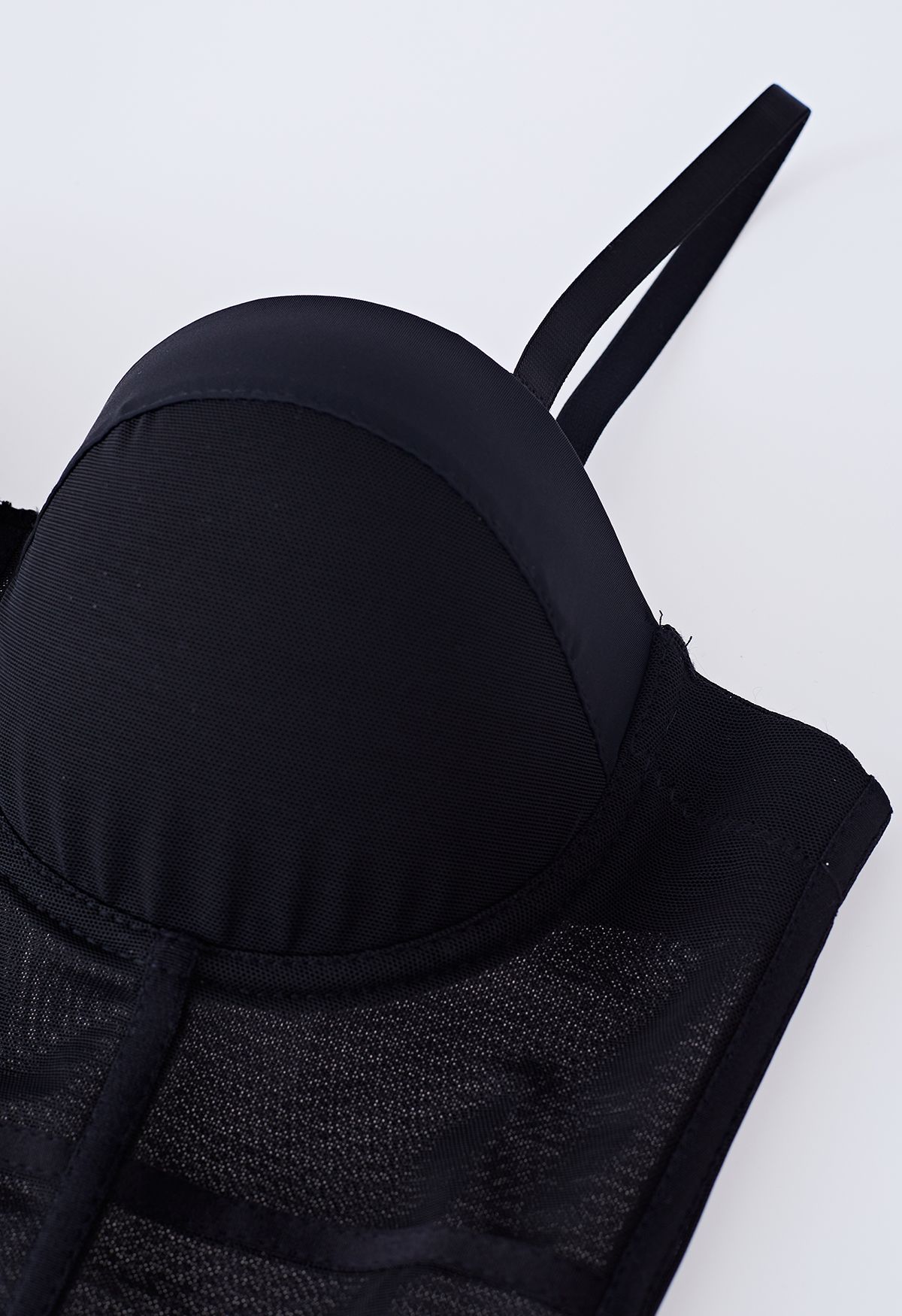 Einfarbiges Bustier-Crop-Top mit Bügeln in Schwarz