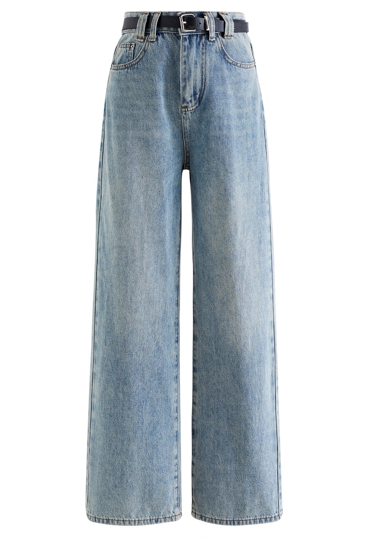 Distressed-Jeans mit geradem Bein und Gürtel in Blau