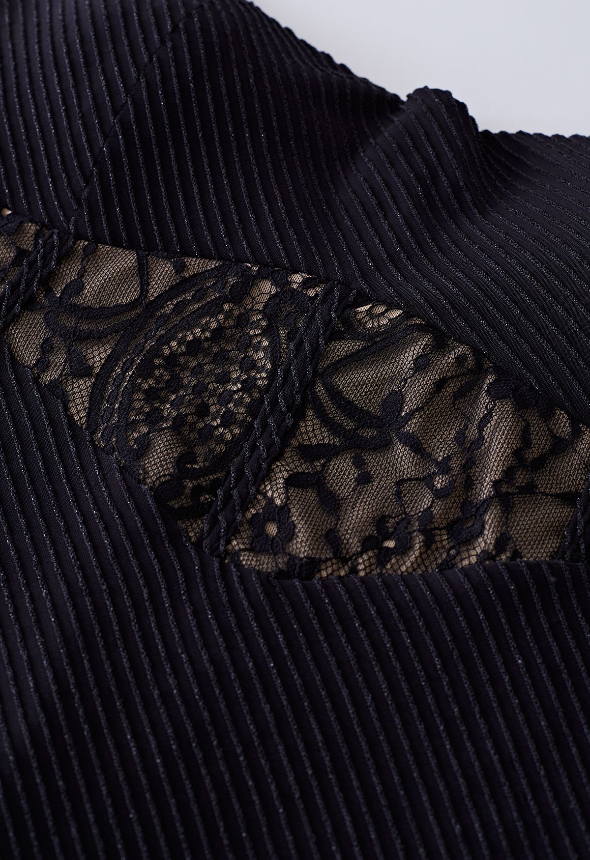 Meerjungfrau-Cami-Kleid mit geprägter Textur und Spitze
