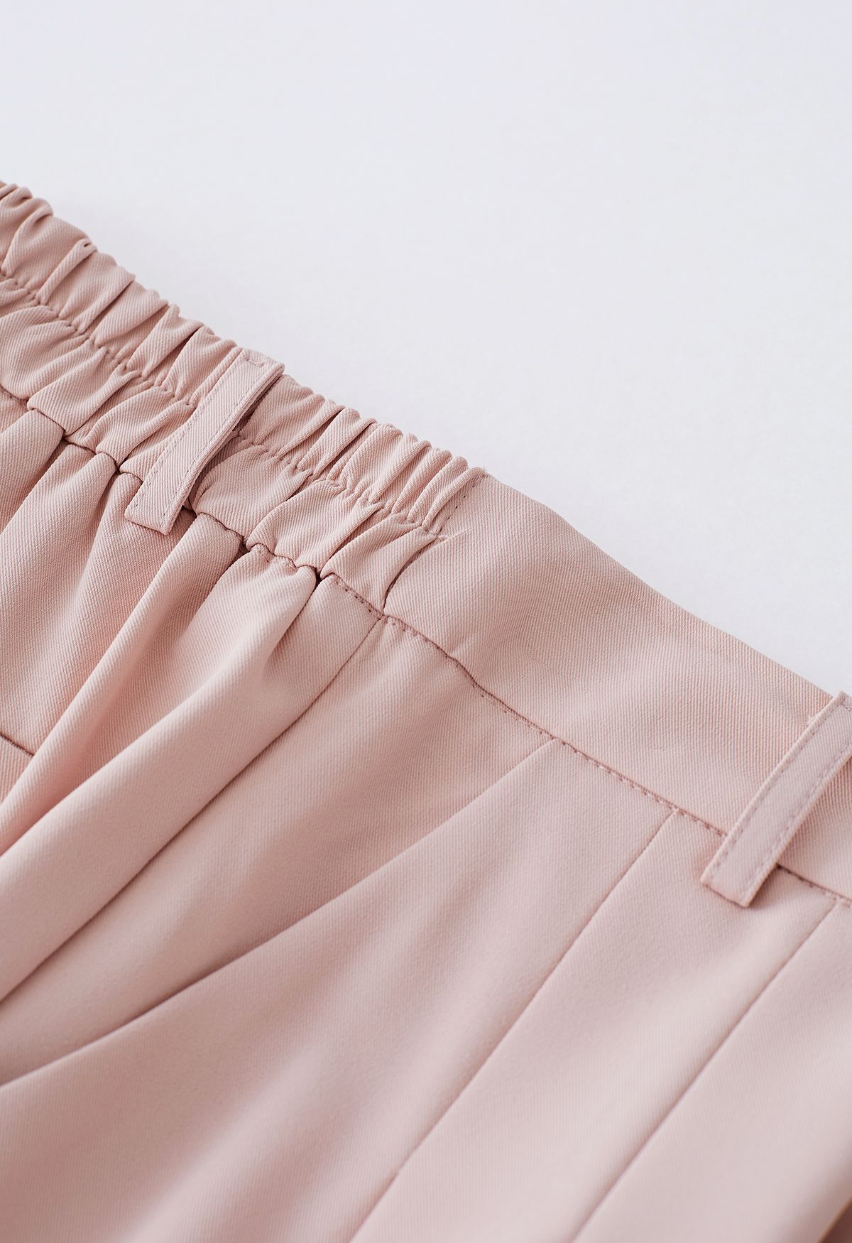 Plissee-Detail-Hose mit geradem Bein in Pink