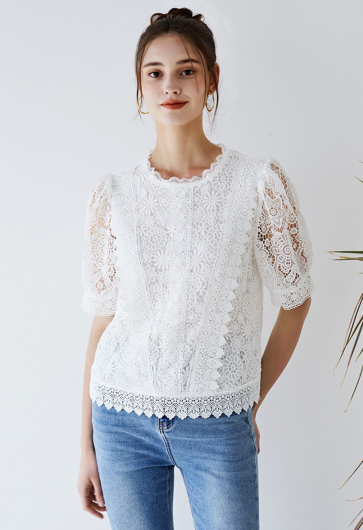 Scalloped Edge Floral Cutwork Top in White