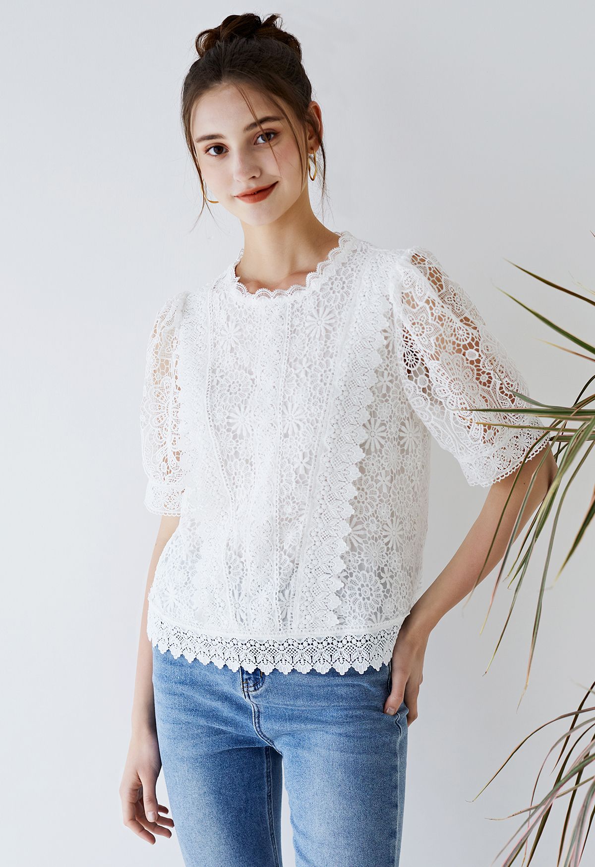 Scalloped Edge Floral Cutwork Top in White