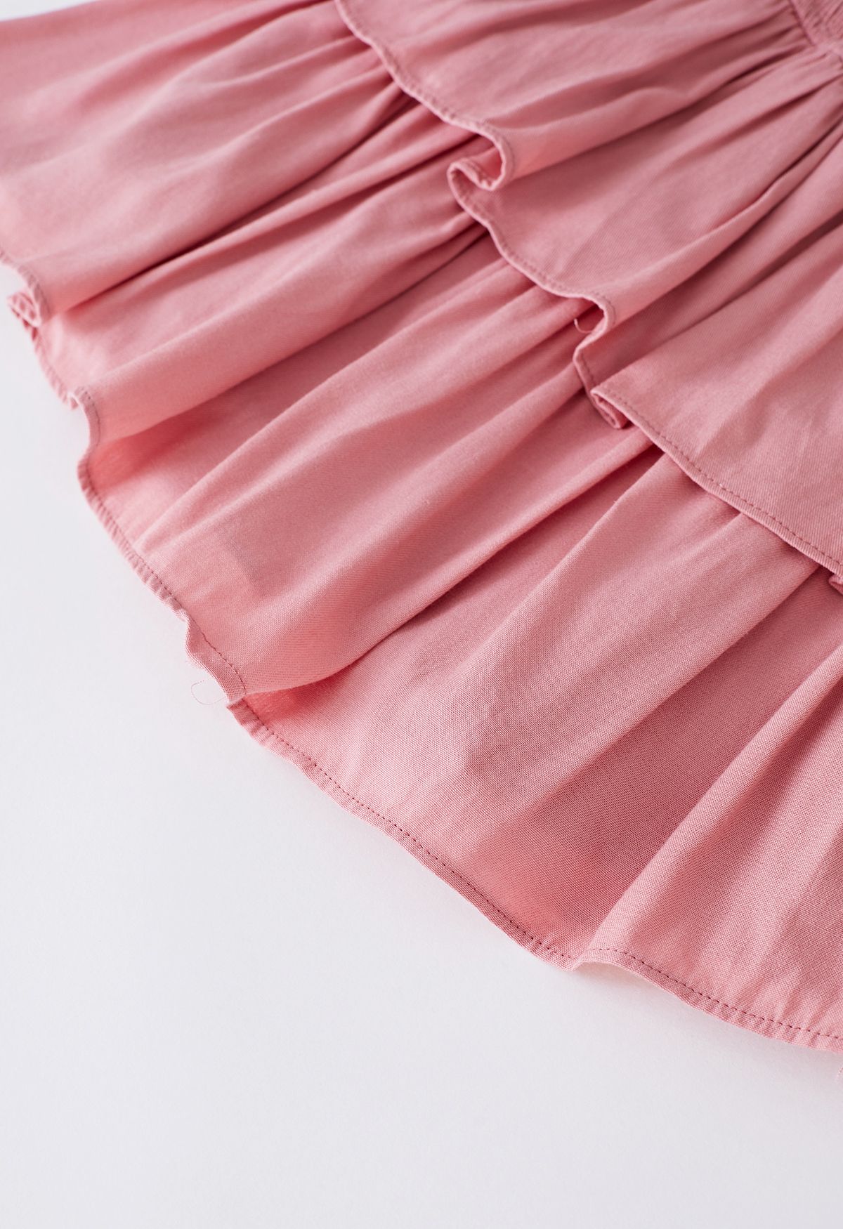 Gestufter Rüschen-Minirock mit geraffter Taille in Pink