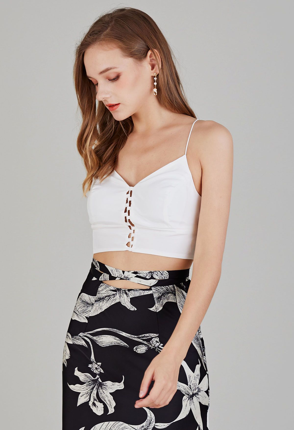 Crop Cami Top mit überkreuztem Rücken in Weiß