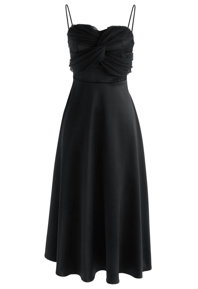 Sanftmut - Schwarzes Kleid mit Cami-Herz