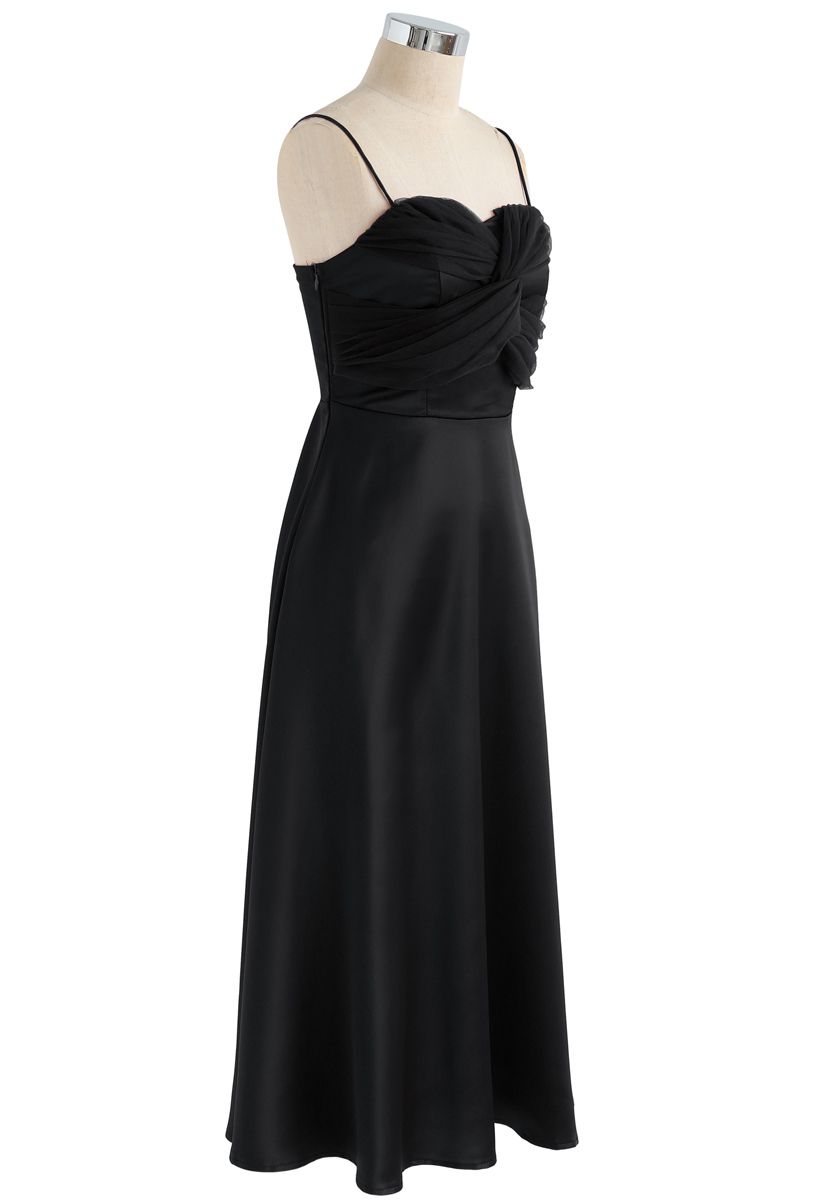 Sanftmut - Schwarzes Kleid mit Cami-Herz