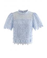 3D-Blumen-Crochet-Crop-Top in Blau