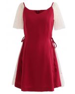 Pailletten-Mesh-Skater-Kleid mit Herzausschnitt in Rot