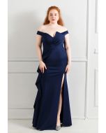 Off-Shoulder-Kaskadenrüschen-Split-Satin-Kleid in Marineblau