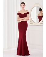 Off-Shoulder-Kleid aus Satin mit Mesh-Einsatz in Burgund