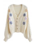 Genähte Blumen geflochtene handgestrickte Strickjacke in Creme