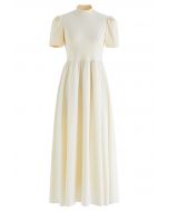 Pearly Cutout Back Kurzarmkleid in Creme